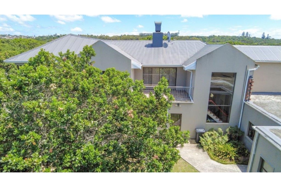6 Bedroom Property for Sale in Lovemore Park Eastern Cape
